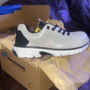 Safety-Toe work boots. Nautilus